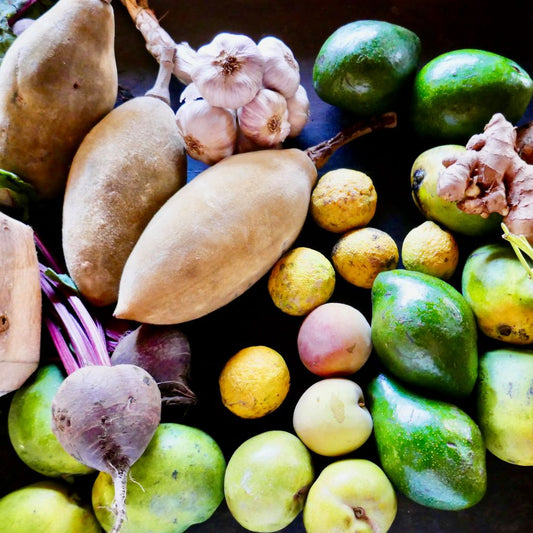 Baobab als Bestandteil einer gesunden Ernährung: Baobab Frucht, Knoblauch, Zitronen, Apfel, Rote Beete, Avocado